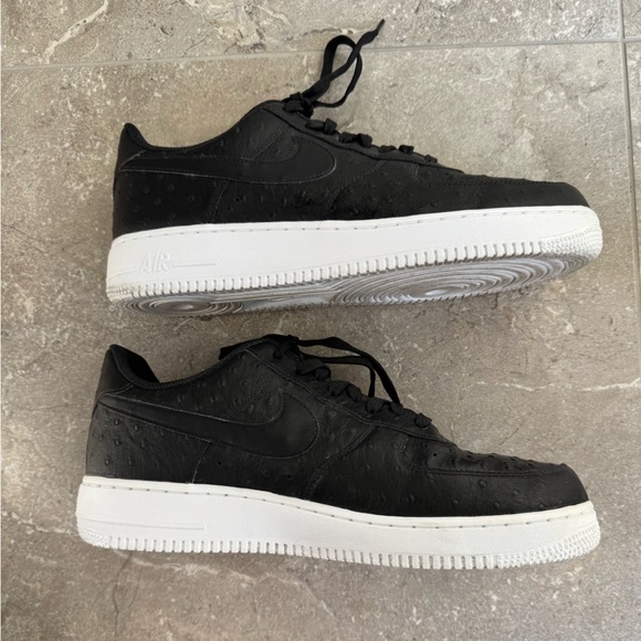 EUC Men’s Nike Air Force 1 '07 LV8 “Black Ostrich